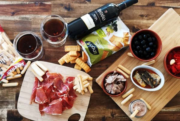 Präsentbox - Ein Tapas-Abend für Zwei - Spezialitäten aus Spanien - Geschenk-Idee für Gourmets & Freunde der spanische Küche – Bild 5